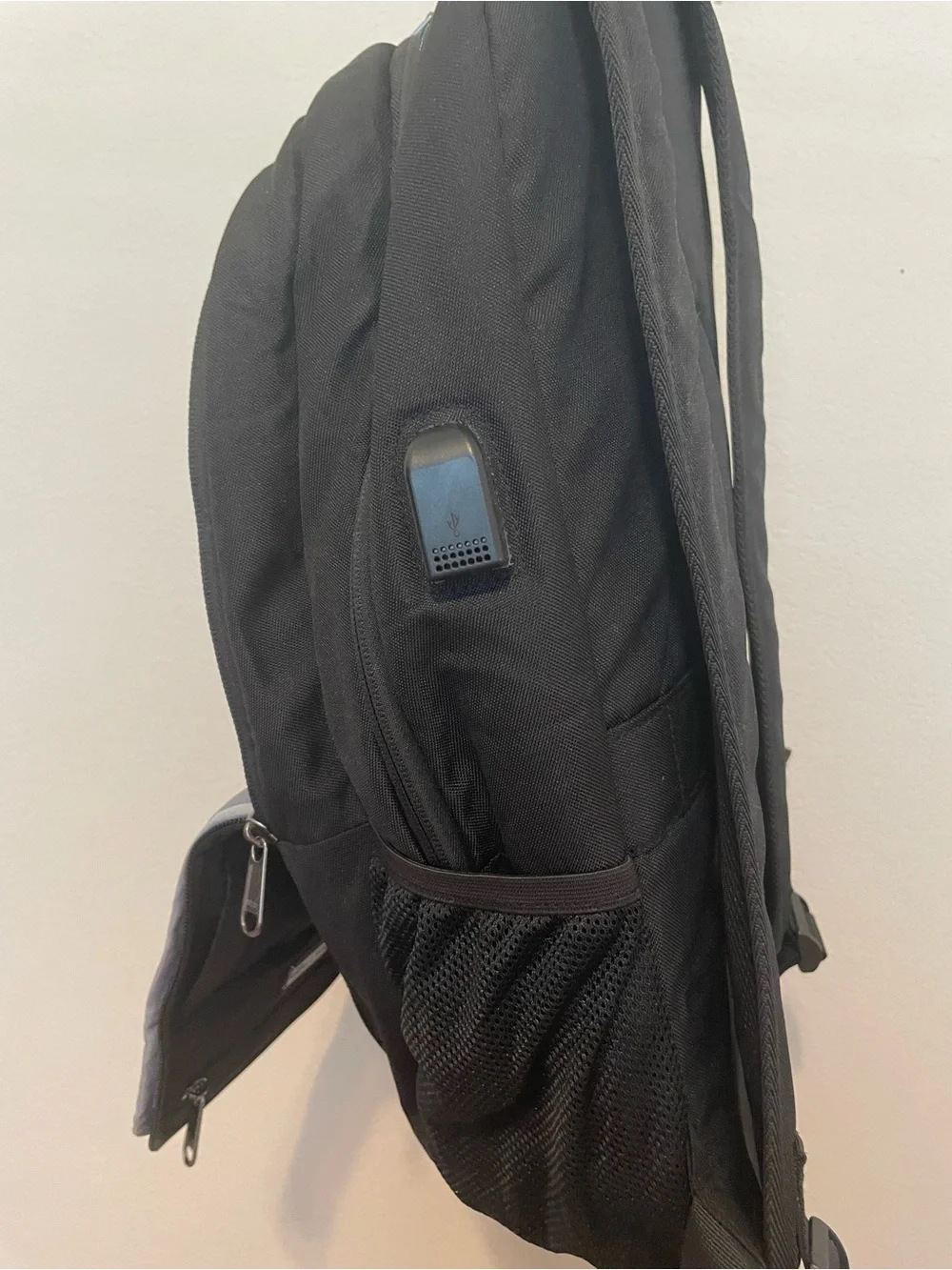 Black Men's Backpack – Versatile Everyday Carry
